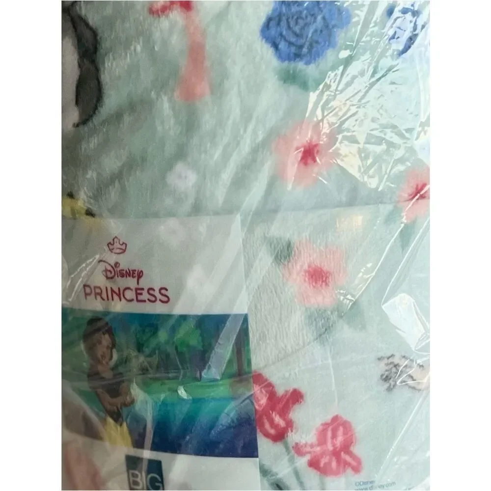 NWT The Big One Plush Blanket Disney Princess’s OS 5’x6’Snow White Floral